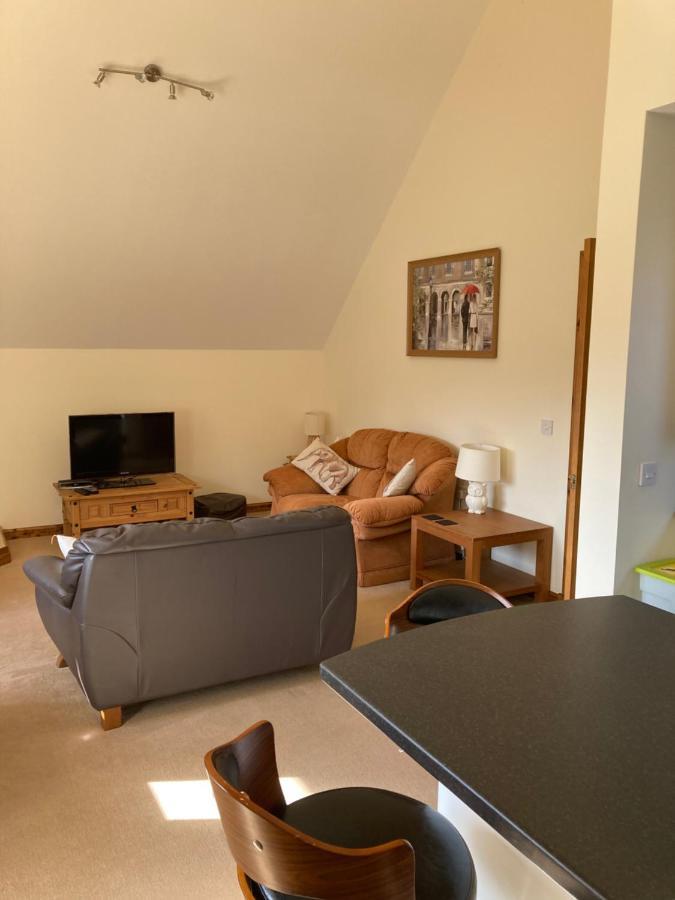 Springbank Apartment - Sleeps 4 - Pet Friendly Φορτ Γουίλιαμ Εξωτερικό φωτογραφία
