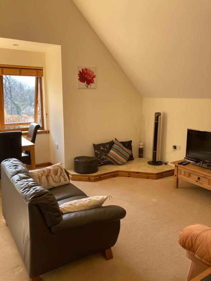 Springbank Apartment - Sleeps 4 - Pet Friendly Φορτ Γουίλιαμ Εξωτερικό φωτογραφία